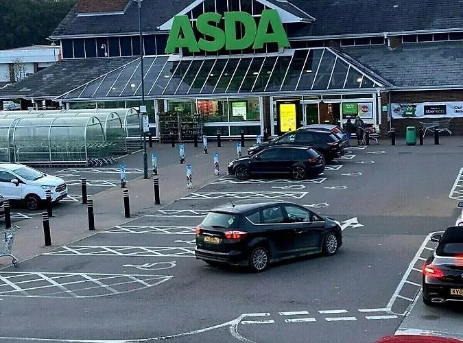 ☆igloo Magnoliaview Luxe Townhouse + Free Parking☆ Лідс