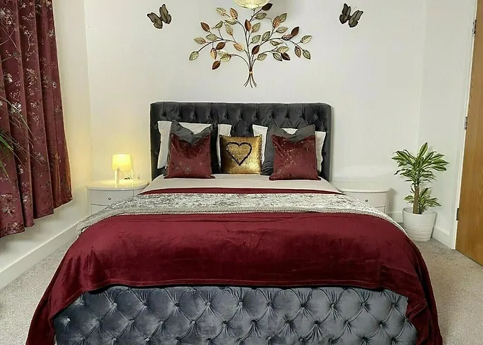 ☆igloo Magnoliaview Luxe Townhouse + Free Parking☆ Лідс