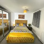 Igloo Magnolia Luxe Townhouse I Free Parking Semesterbostad *
