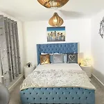 Igloo Magnolia Luxe Townhouse I Free Parking Semesterbostad Leeds (West Yorkshire)