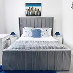 Semesterbostad Igloo Magnolia Luxe Townhouse I Free Parking *