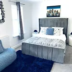 Igloo Magnolia Luxe Townhouse I Free Parking Leeds (West Yorkshire)