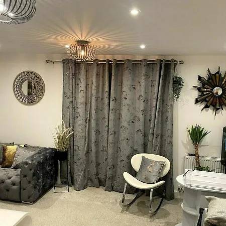 Semesterbostad ☆igloo Magnoliaview Luxe Townhouse + Free Parking☆ *