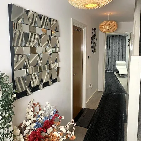 Igloo Magnolia Luxe Townhouse I Free Parking Лідс